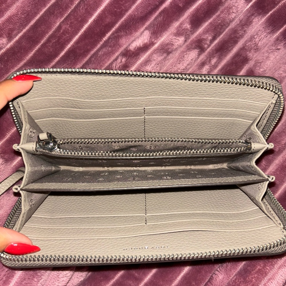 Tory Burch | Thea Multi-Gusset Zip Continental Wallet - Picture 3 of 6